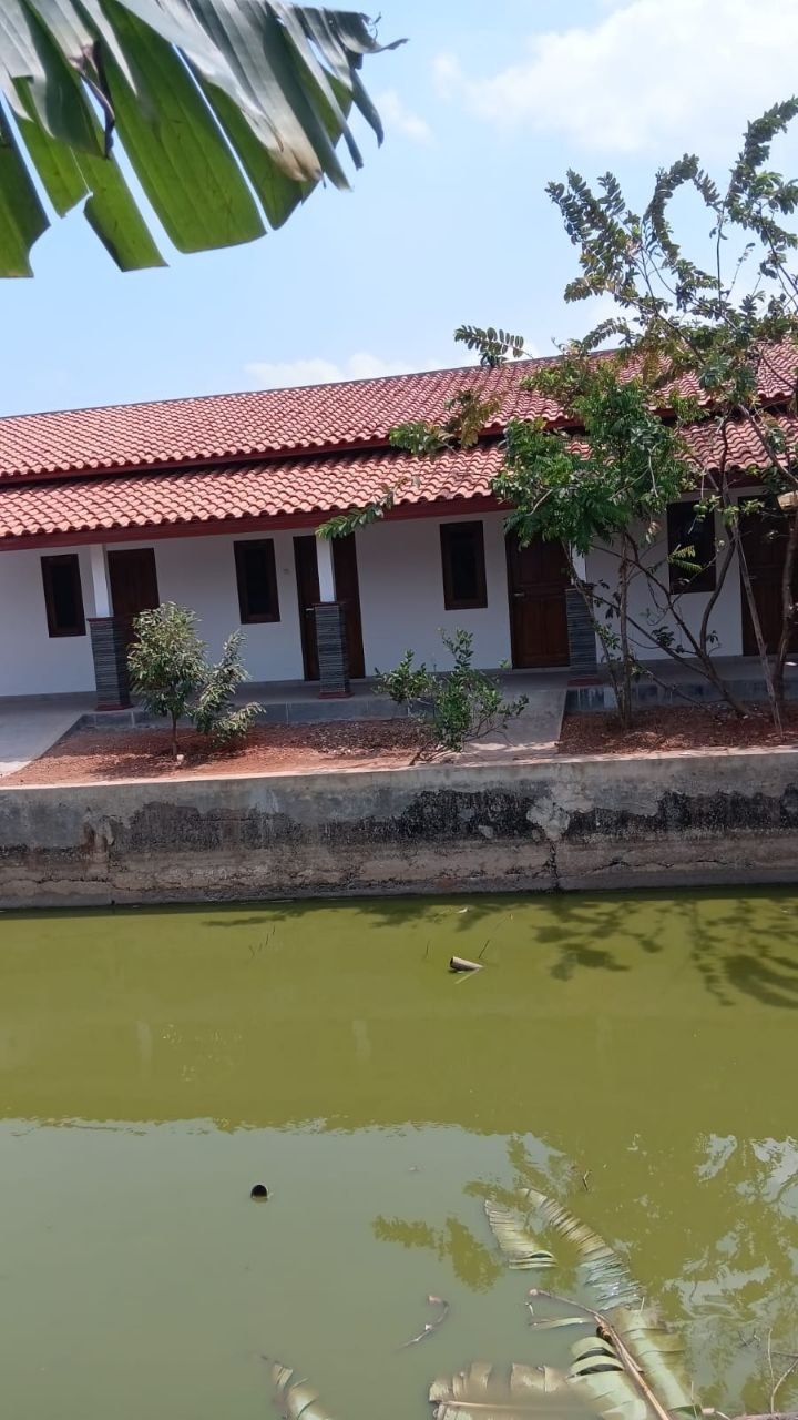 Teras & Koridor Luar Lantai 1